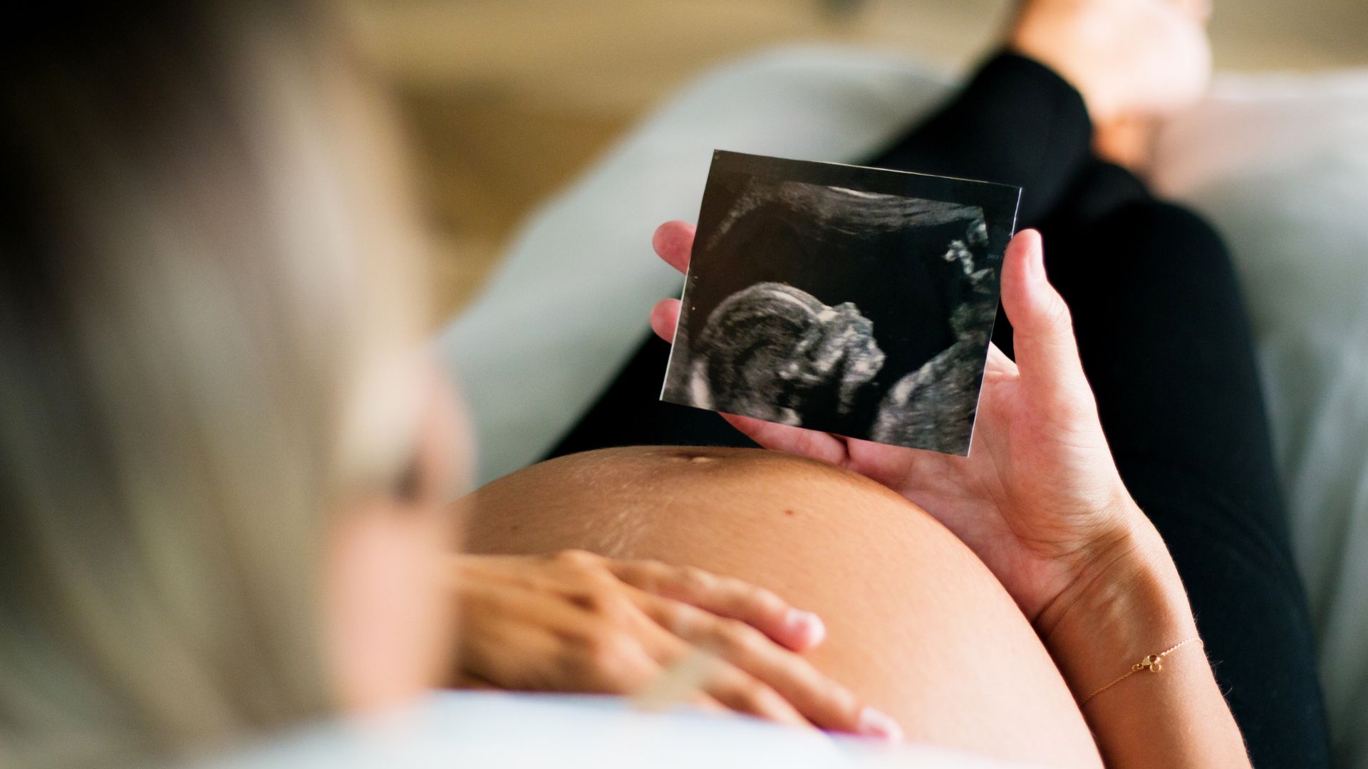 Tabac et alcool : 13 % des femmes enceintes continuent de fumer